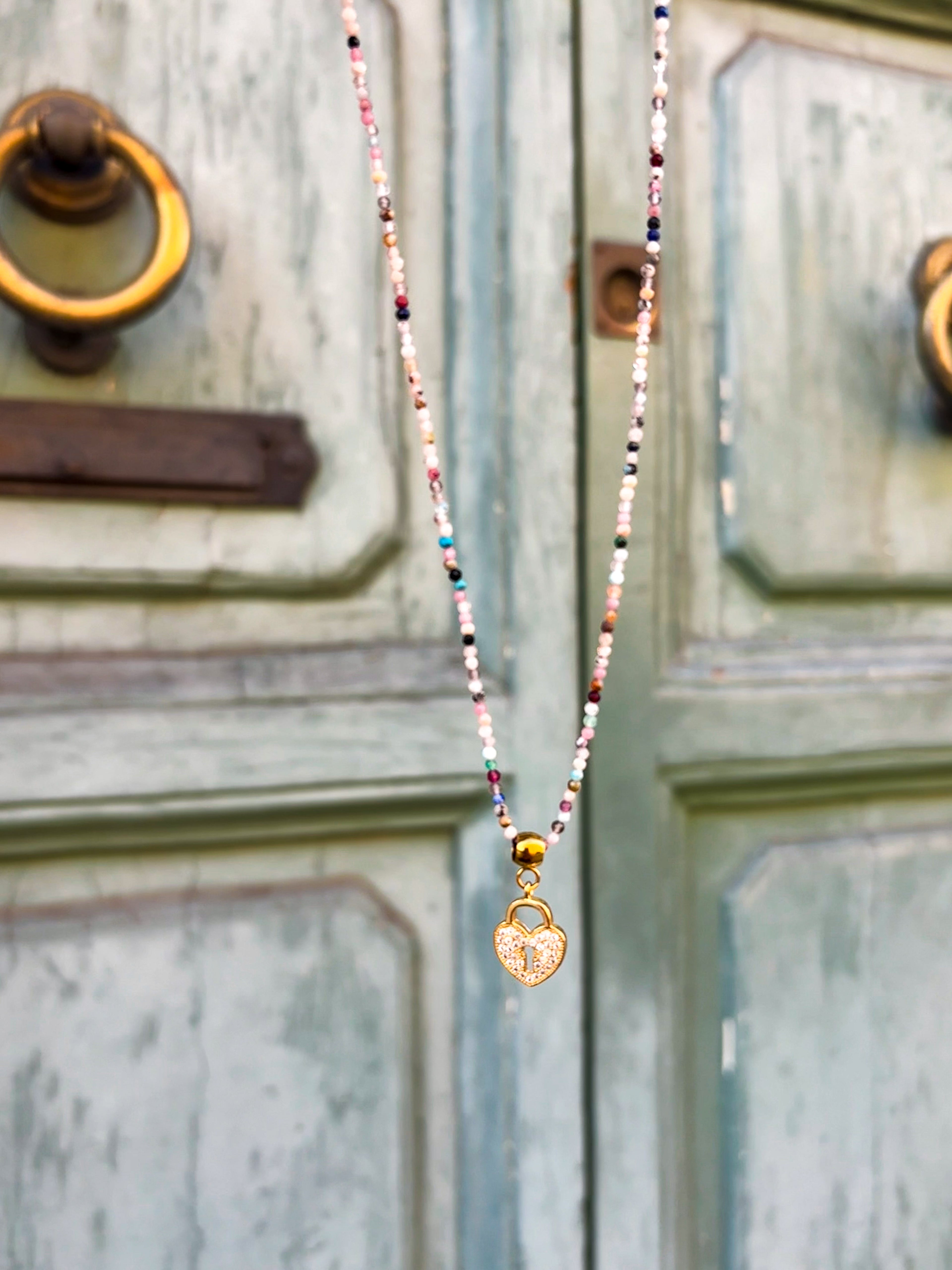 Collana Lucchetto in Pietra Naturale